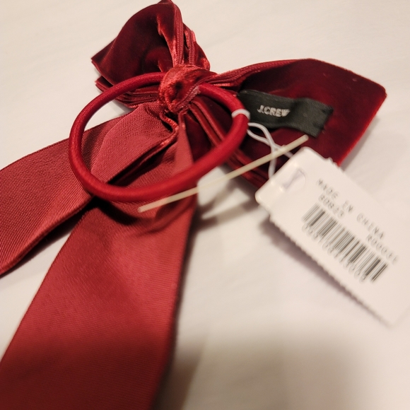 New! J.Crew Large Red Velvet Bow Hair Tie Hair band NWT - Picture 4 of 5